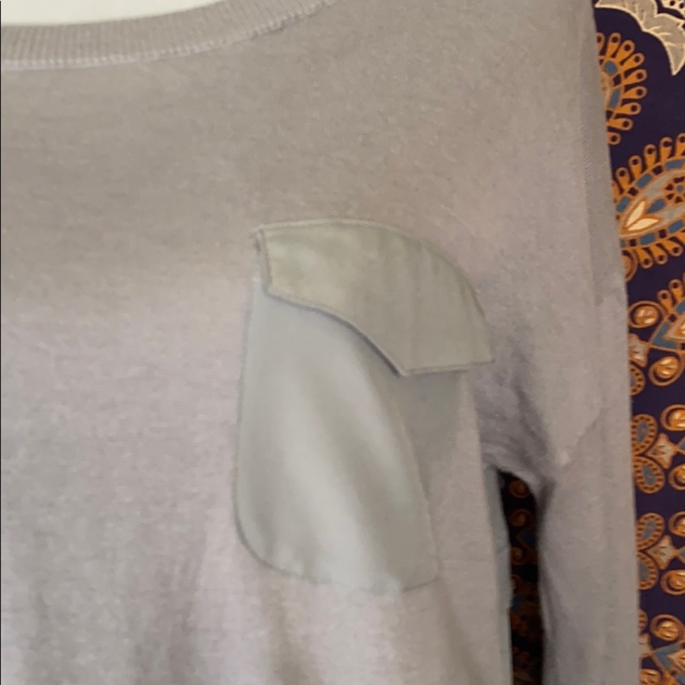 Gray top 🖤 - Picture 3 of 13
